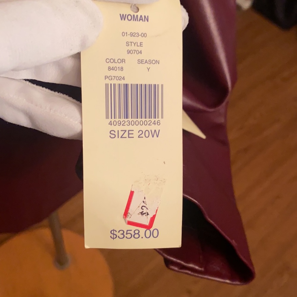 Lord and Taylor Women Leather Jacket - Picture 4 of 13